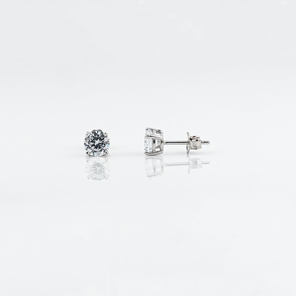 Silver Gleaming round Solitaire Earrings