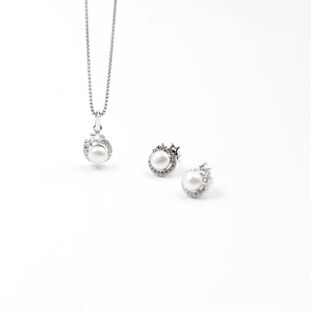 Silver Diamond Halo Pearl Pendant Jewelry Set