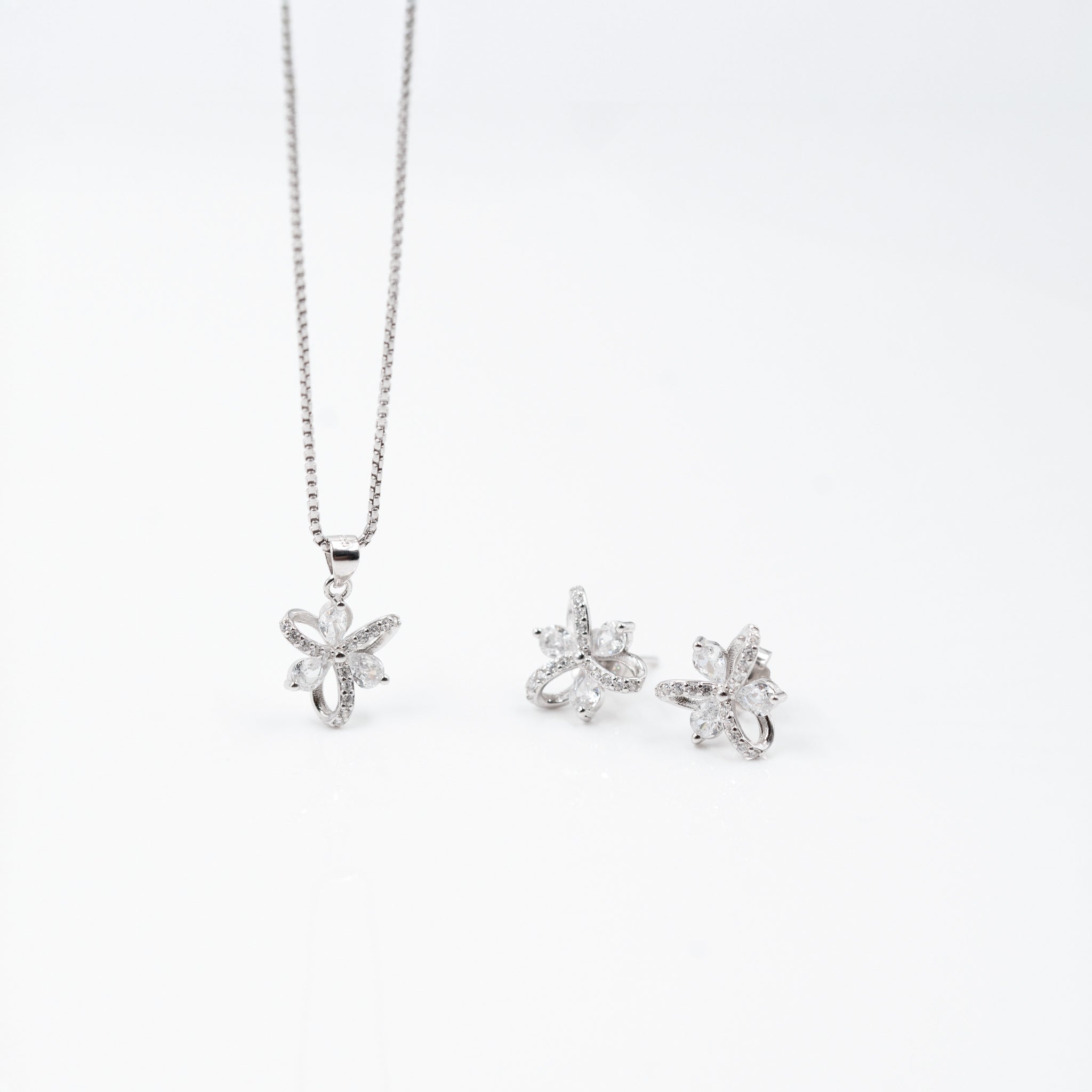 Silver Trifloral Elegance Jewelry Set